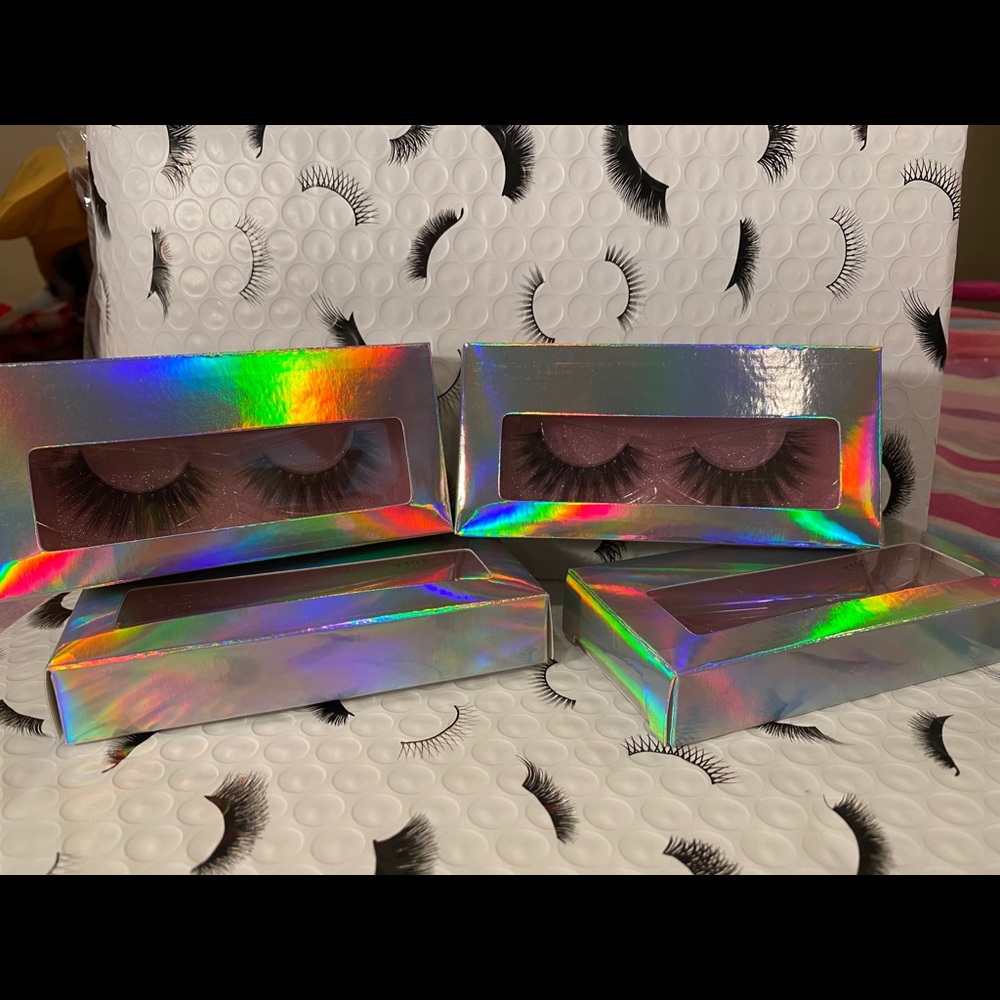 FAUX MINK LASHES WITH BRUSH INCLUDED